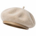 Baskenmütze Einheitsgröße aus Teddy-Textil in Beige - weiche Damenmütze im klassischen Stil